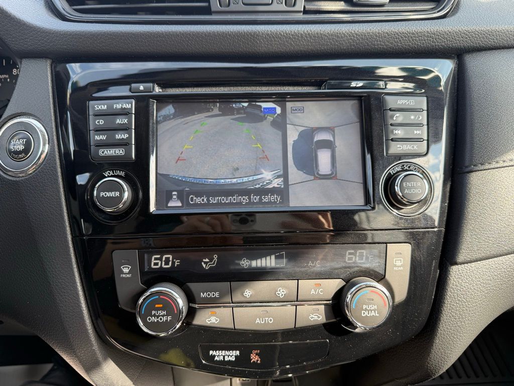 2017 Nissan Rogue SV photo 20