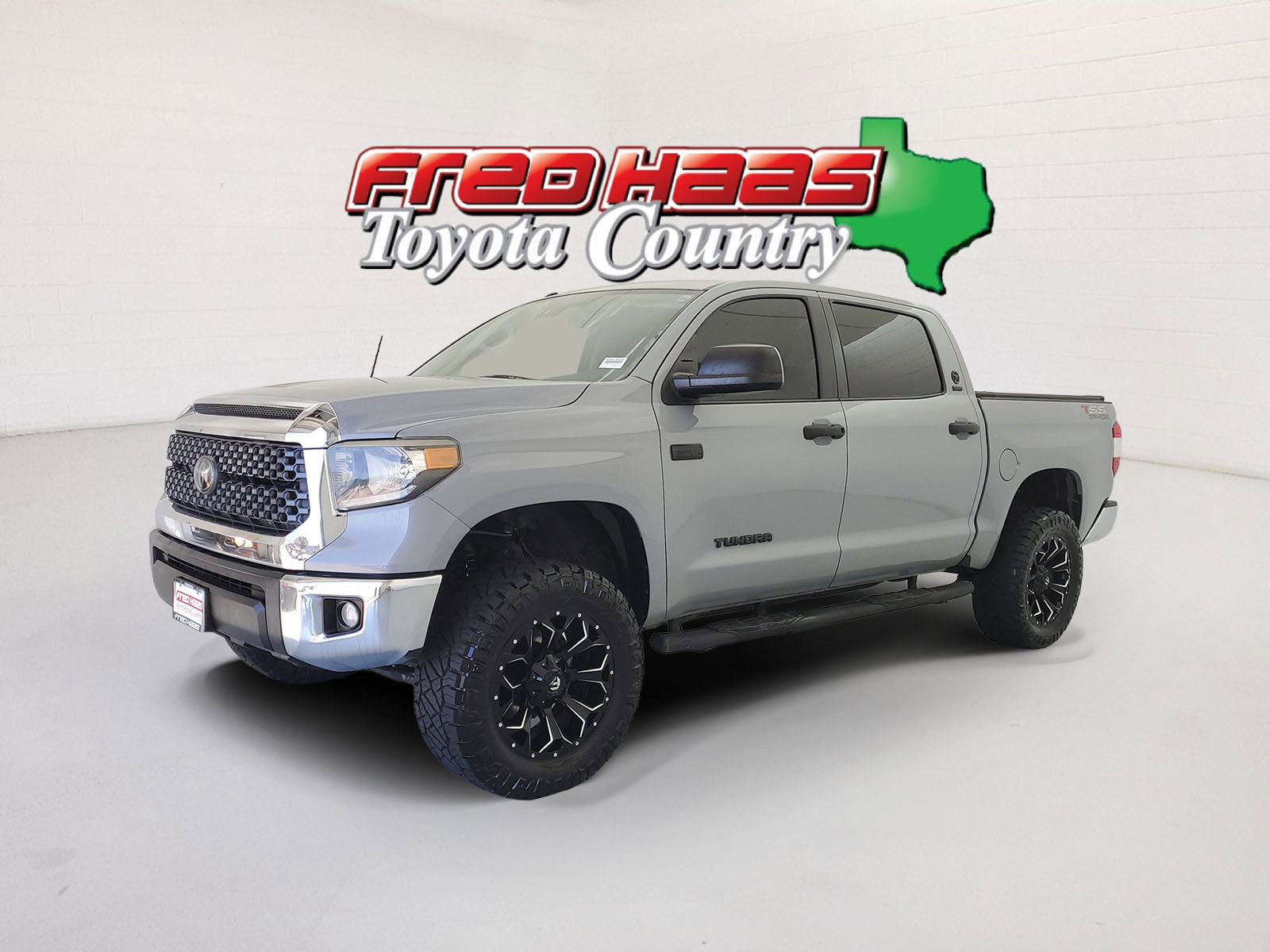 2019 Toyota Tundra SR5's photo