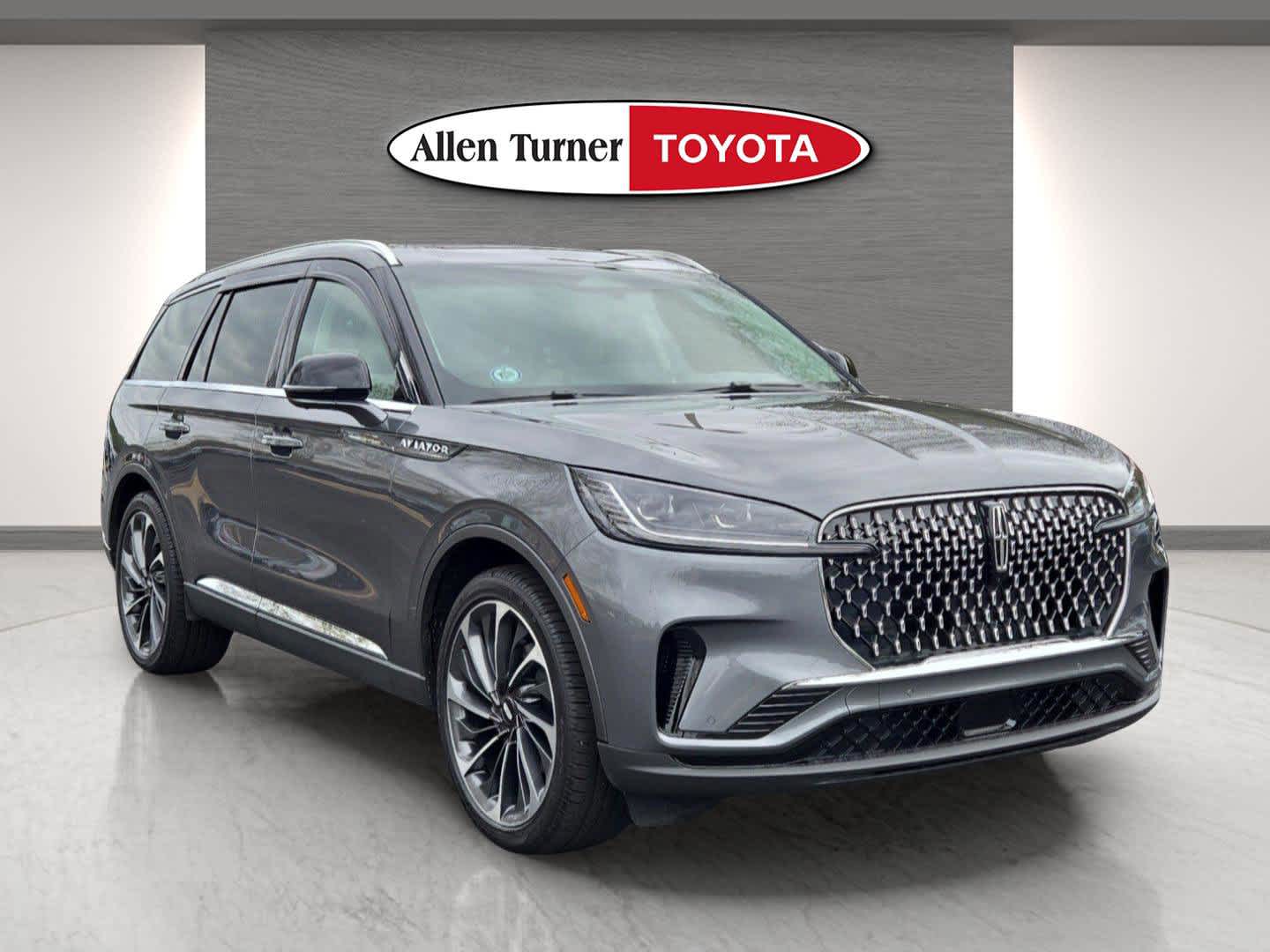 2025 Lincoln Aviator Reserve's photo