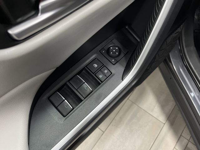 2024 Toyota RAV4 XLE photo 23