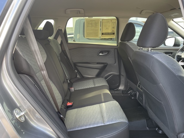 2023 Nissan Rogue SV photo 21