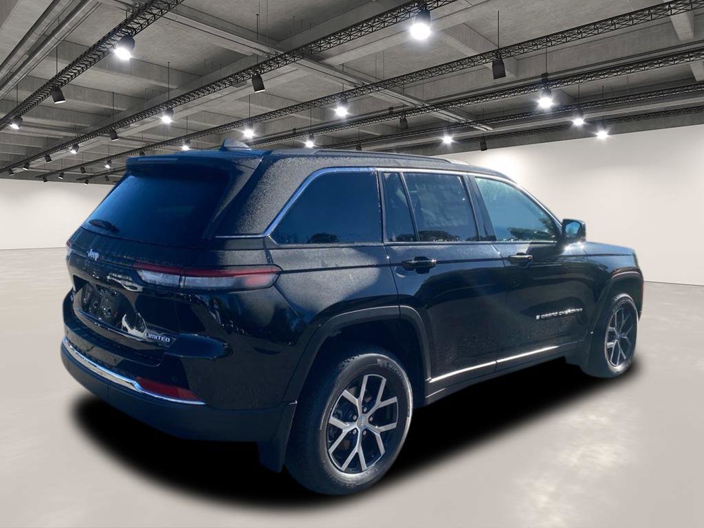 2025 Jeep Grand Cherokee Limited photo 2