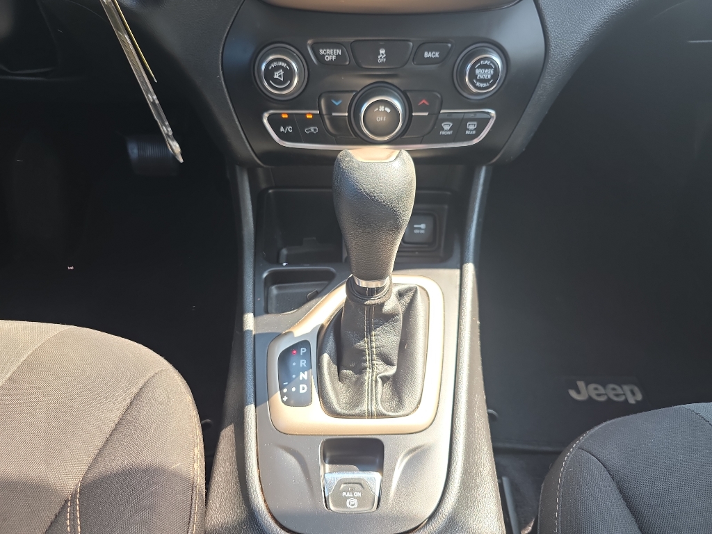 2017 Jeep Cherokee Latitude photo 17