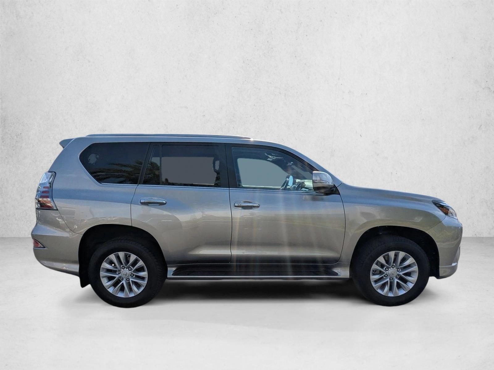 2021 Lexus GX 460 Premium photo 3