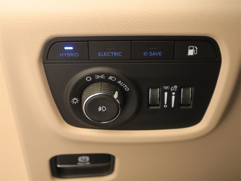 2023 Jeep Grand Cherokee Overland photo 18