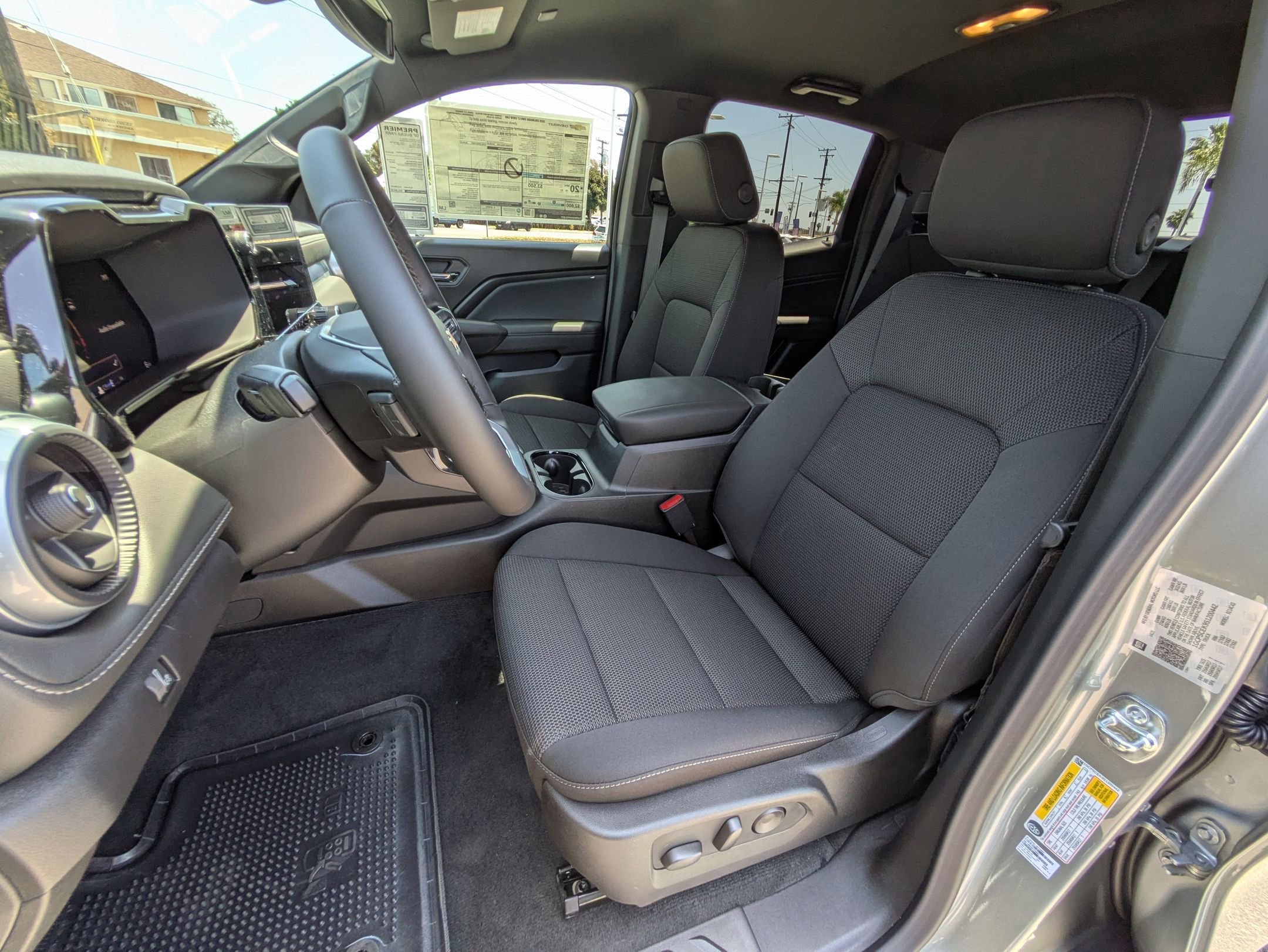 2025 Chevrolet Colorado Work Truck LT photo 11