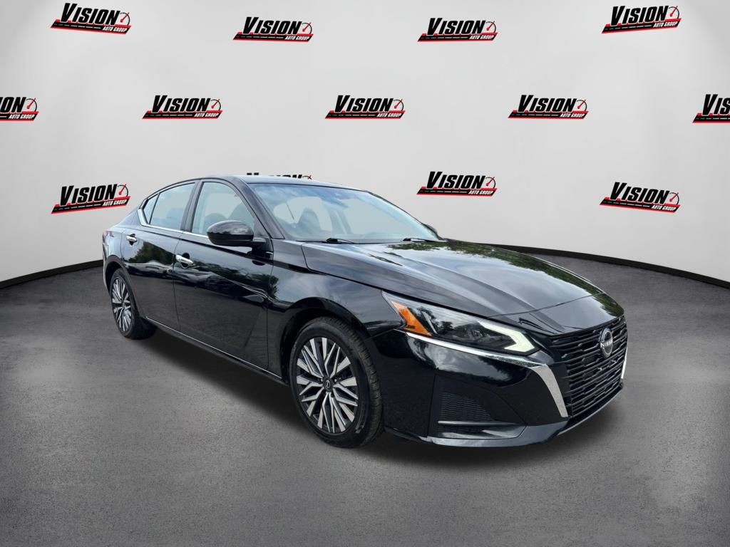 2023 Nissan Altima 2.5 SV photo 7