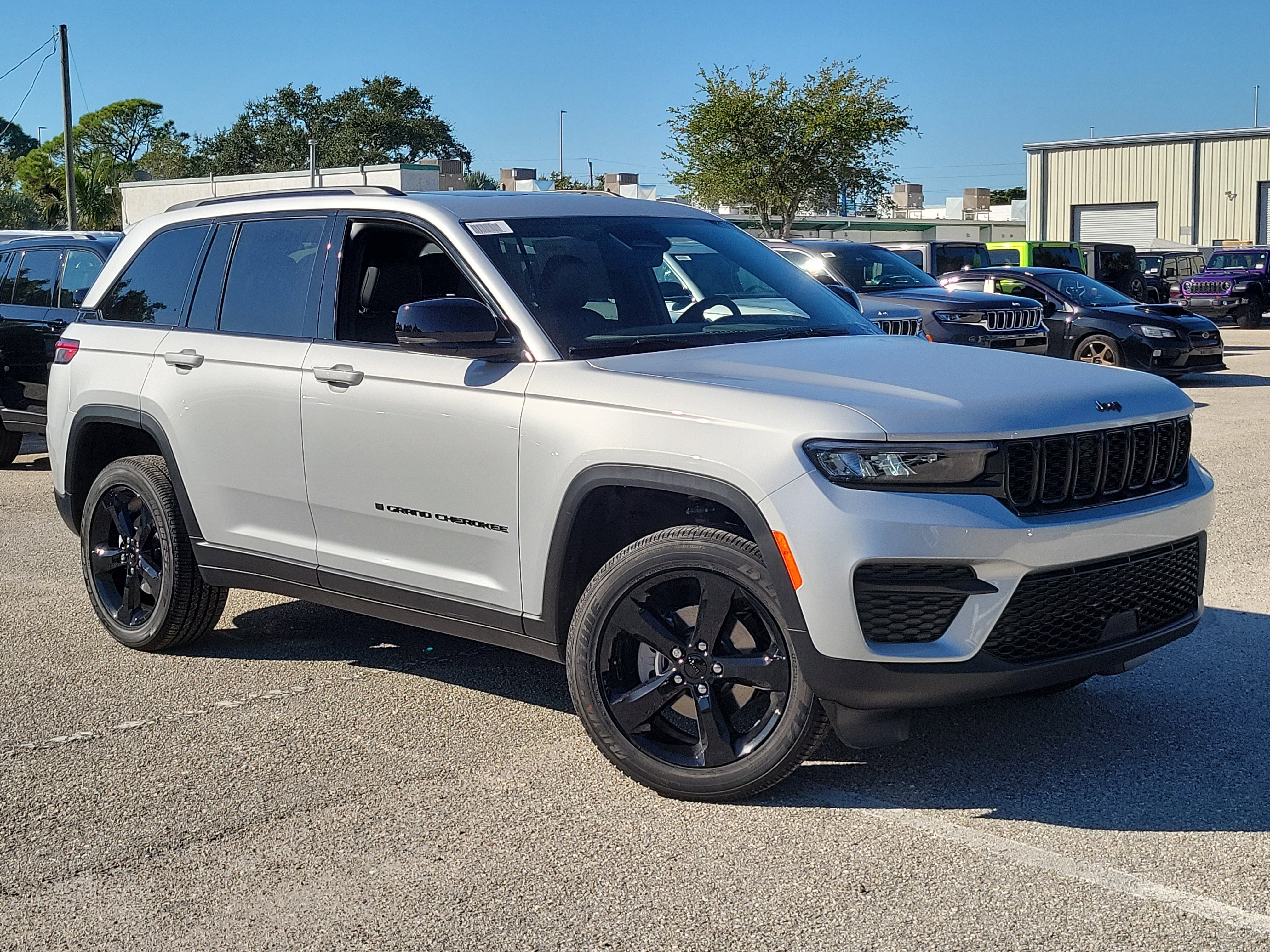 2025 Jeep Grand Cherokee Altitude's photo