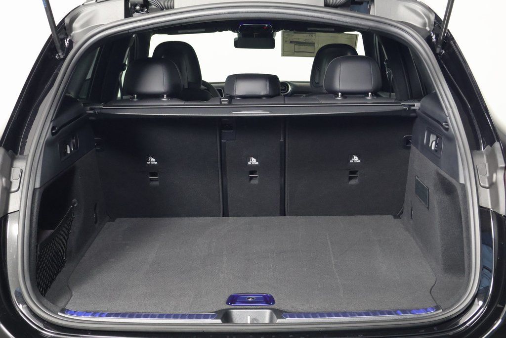 2026 Mercedes Benz GLC 300 photo 4