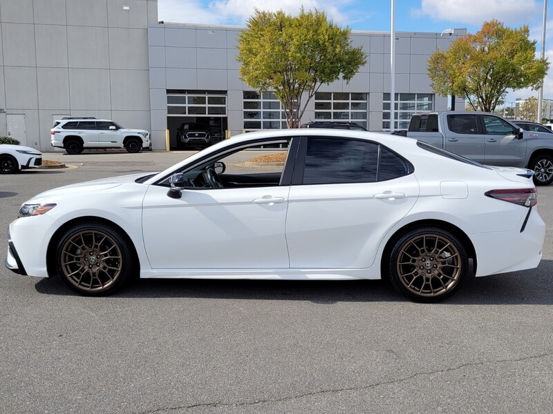 2023 Toyota Camry Hybrid SE photo 4