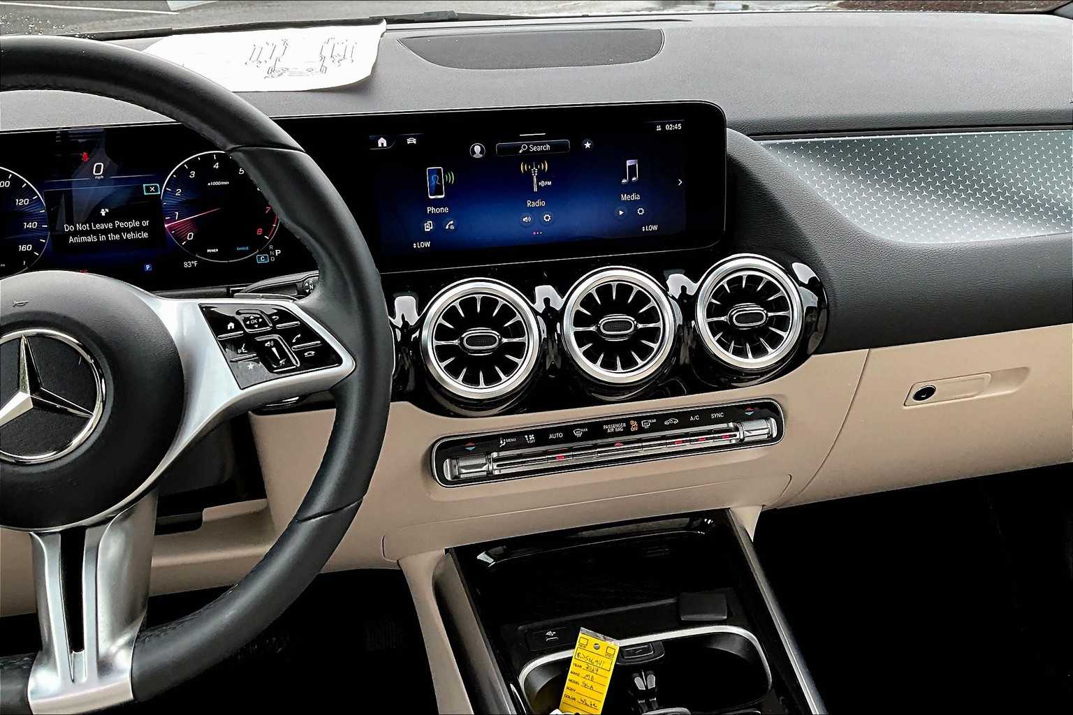 2024 Mercedes Benz GLA 250 4MATIC photo 5