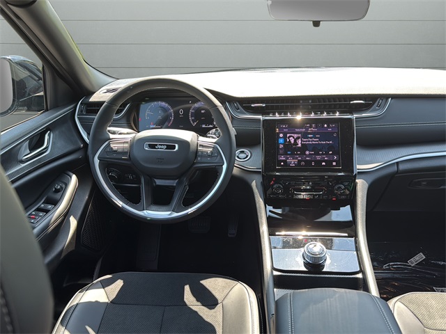 2025 Jeep Grand Cherokee Altitude X photo 9