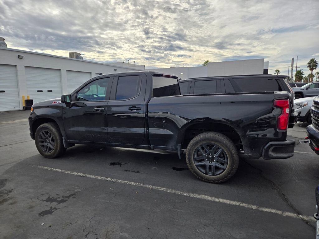 2025 Chevrolet Silverado 1500 RST photo 2