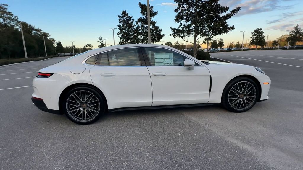 2025 Porsche Panamera Base photo 9