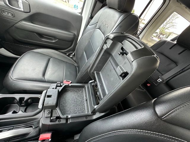 2022 Jeep Wrangler Unlimited Sahara 4xe photo 25