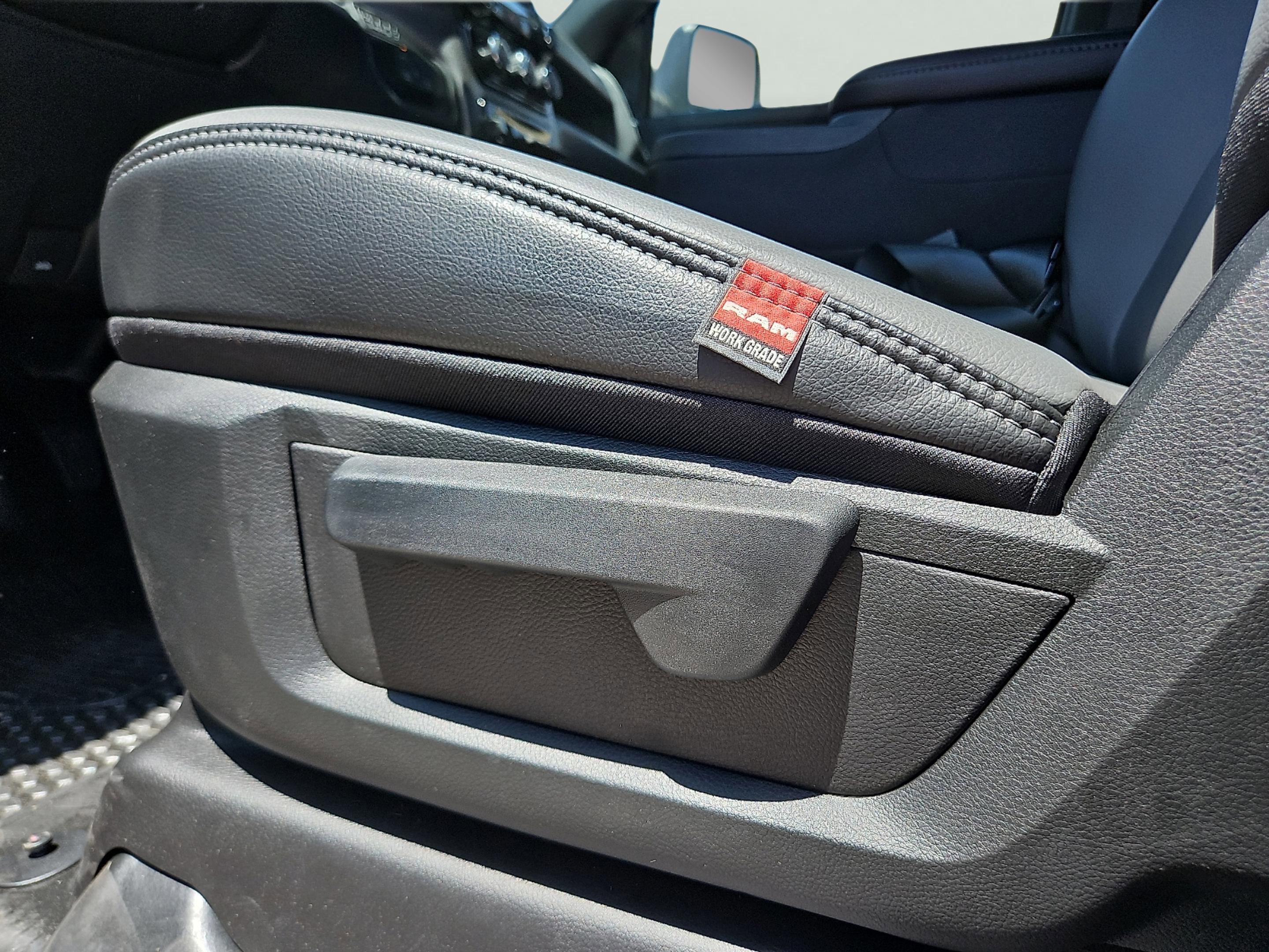2025 Ram 2500 Tradesman photo 10