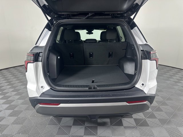 2026 Chevrolet Equinox LT photo 8