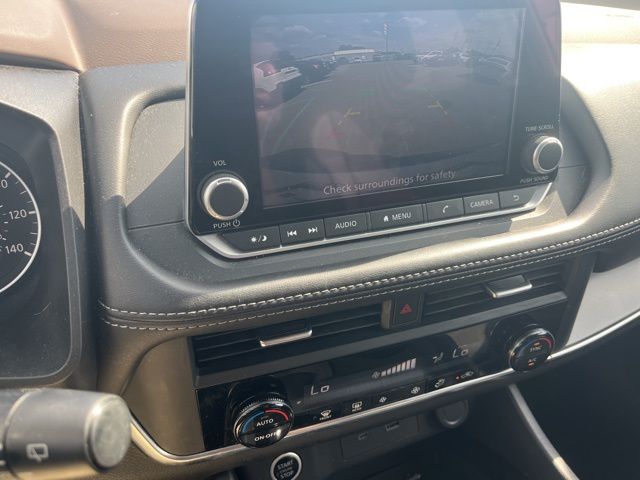 2023 Nissan Rogue SV photo 17