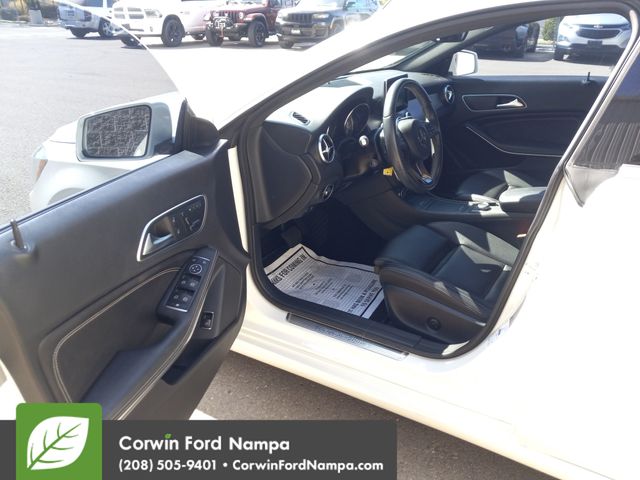 2016 Mercedes Benz CLA 250 photo 9