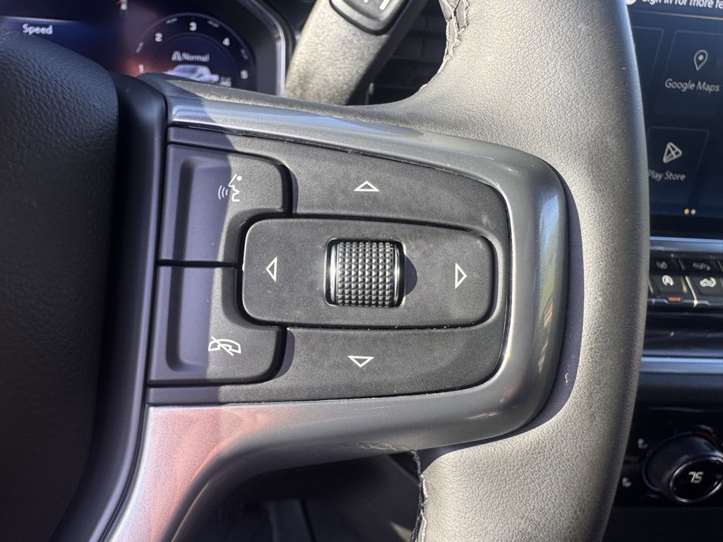 2025 Chevrolet Silverado 1500 LT photo 3