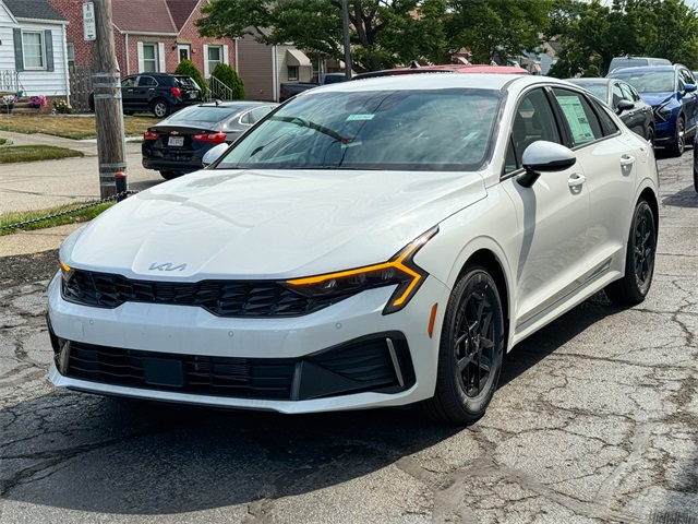2025 Kia K5 LXS photo 8