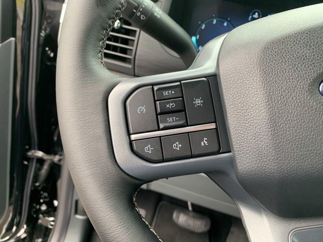 2025 Ford F-150 XLT photo 14