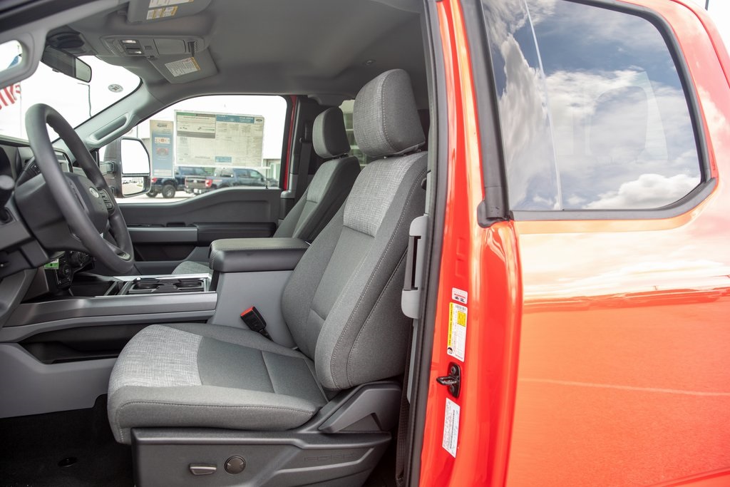 2025 Ford F-350 XLT photo 19