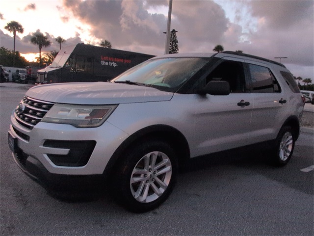 2016 Ford Explorer Base photo 4