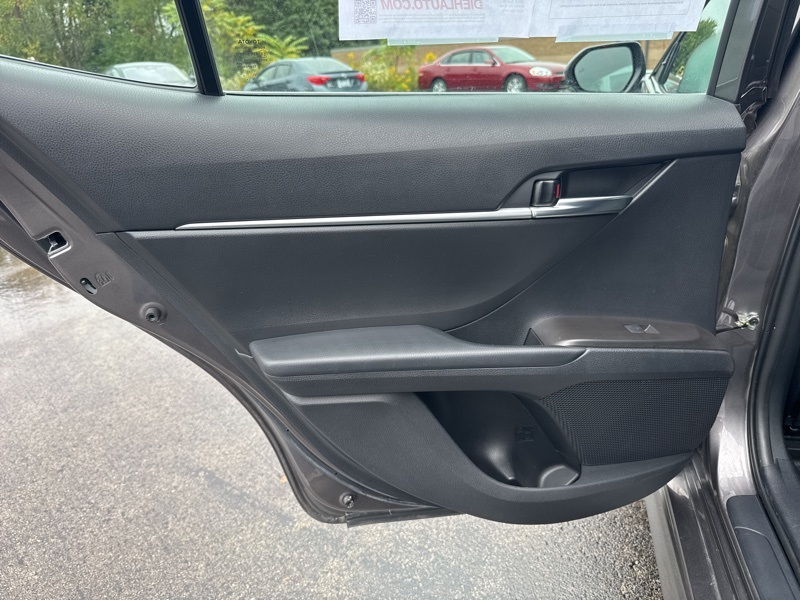 2022 Toyota Camry SE photo 34