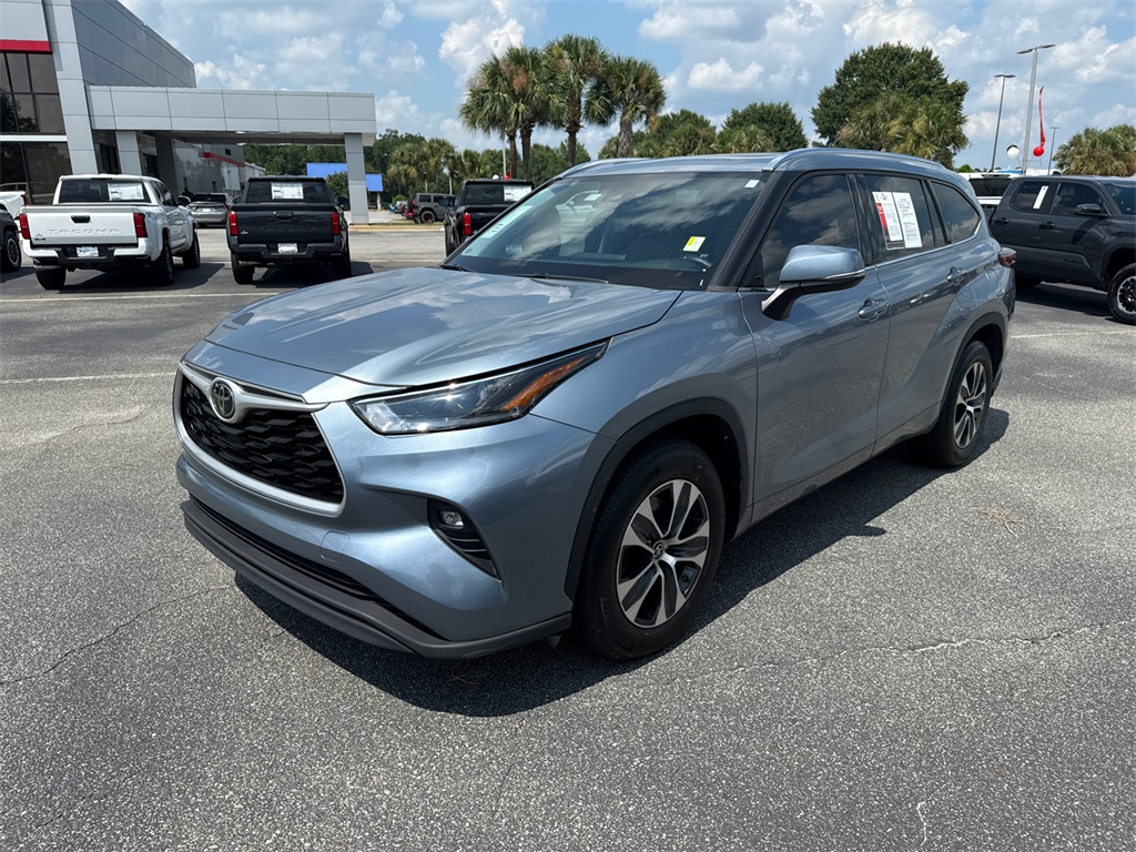 2021 Toyota Highlander XLE photo 7