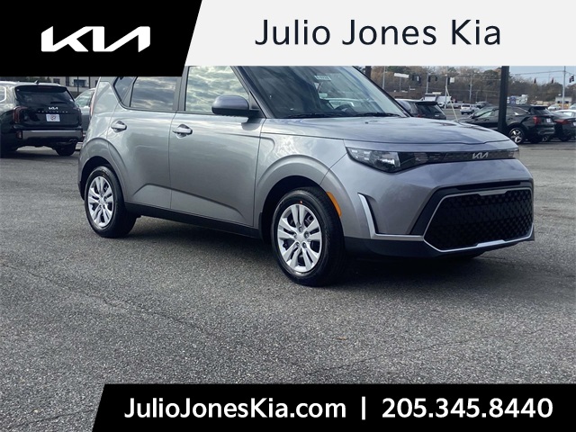 2025 Kia Soul LX's photo