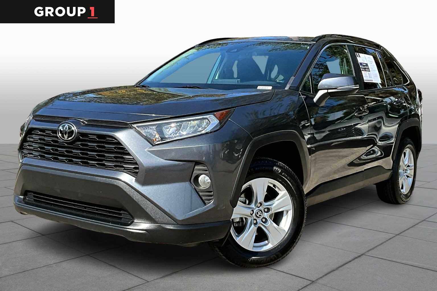 2021 Toyota RAV4 XLE's photo
