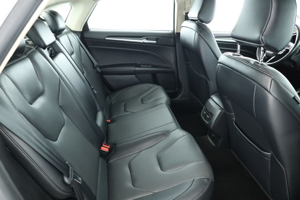 2020 Ford Fusion Titanium Plug-In Hybrid photo 21