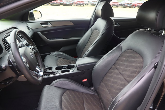 2017 Hyundai Sonata Sport 2.0T photo 6