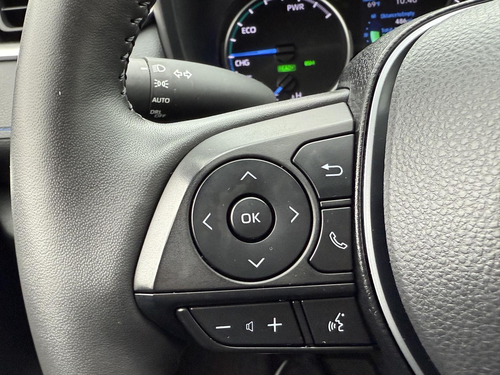 2022 Toyota RAV4 Hybrid SE photo 21