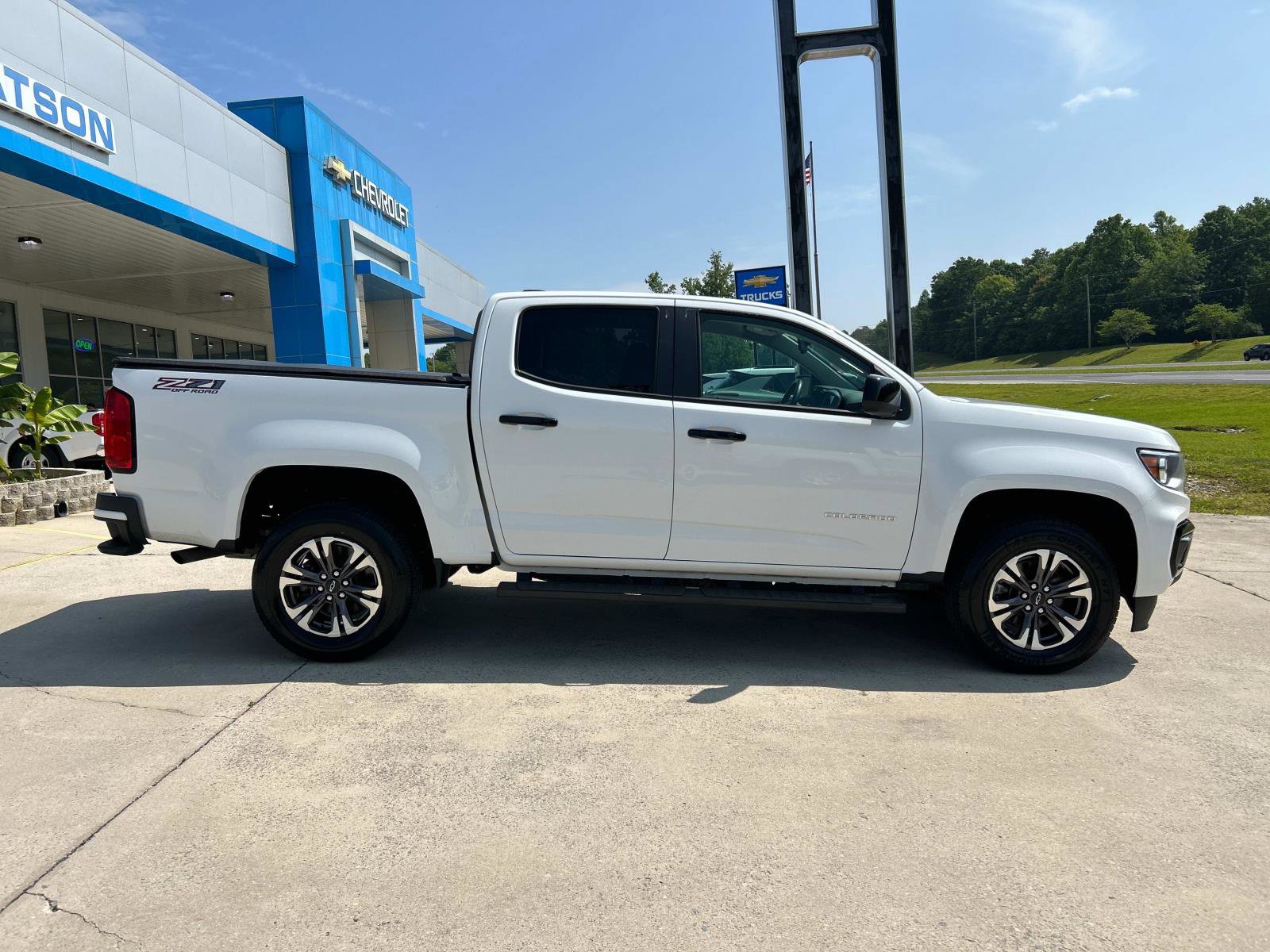 2021 Chevrolet Colorado Z71 photo 2