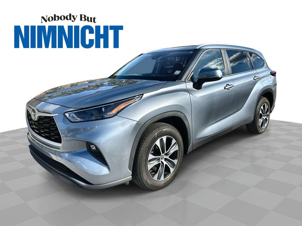 2023 Toyota Highlander XLE's photo