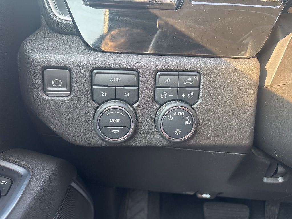 2023 Chevrolet Silverado 1500 LT photo 17