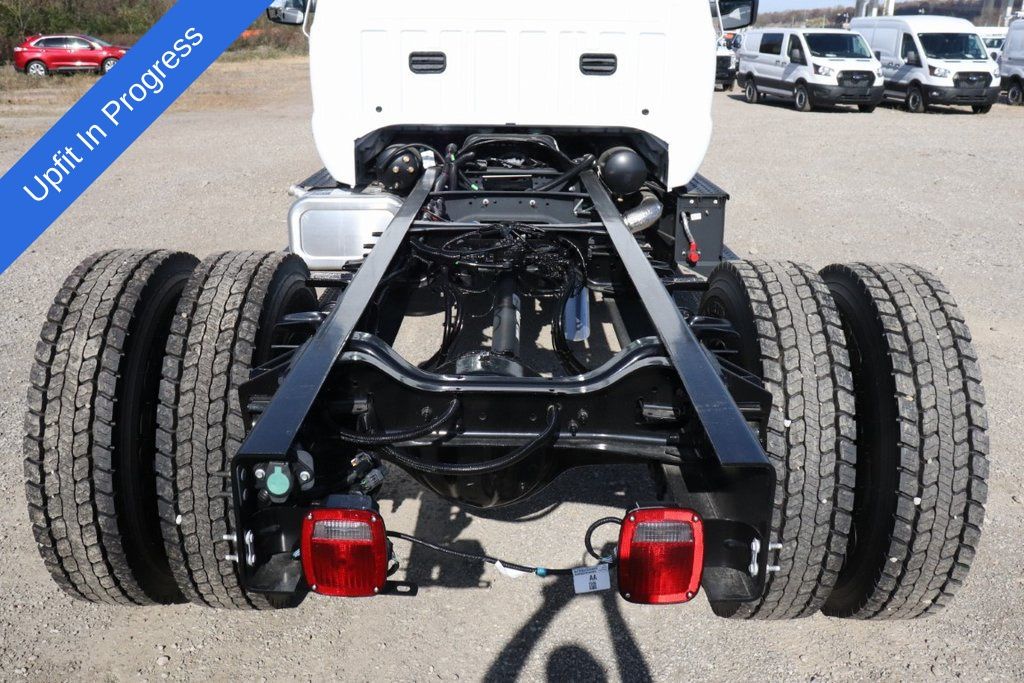 2026 Ford F-750 photo 16
