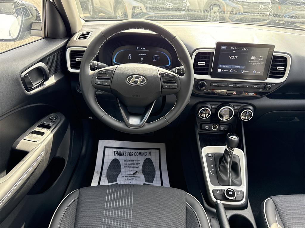 2026 Hyundai Venue SEL photo 11