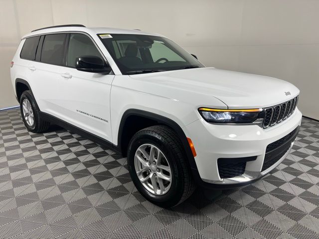 2025 Jeep Grand Cherokee L Laredo's photo