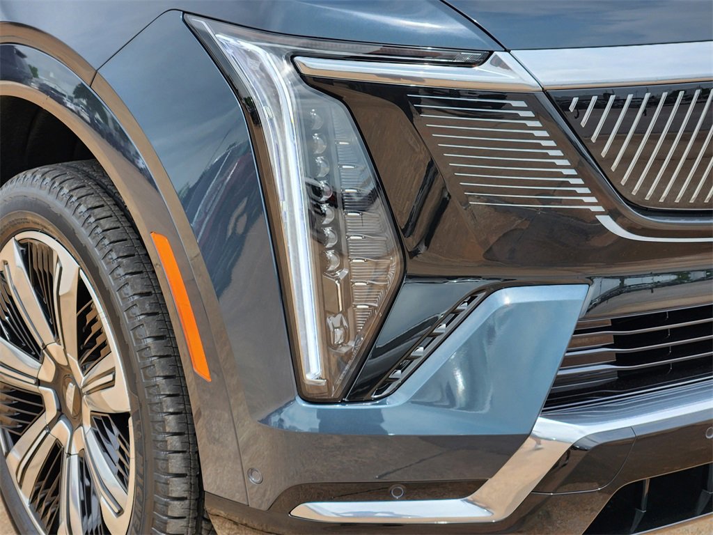 2025 Cadillac Escalade IQ Luxury photo 10