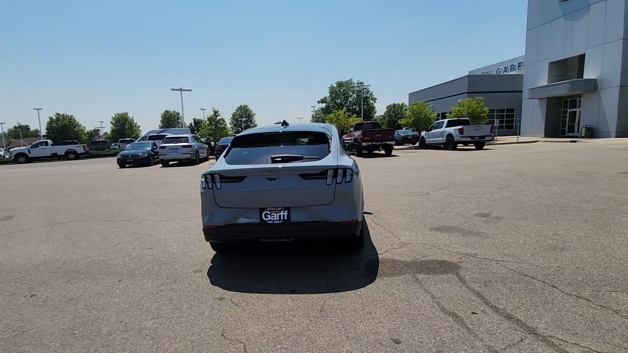 2025 Ford Mustang Mach-E Premium photo 3