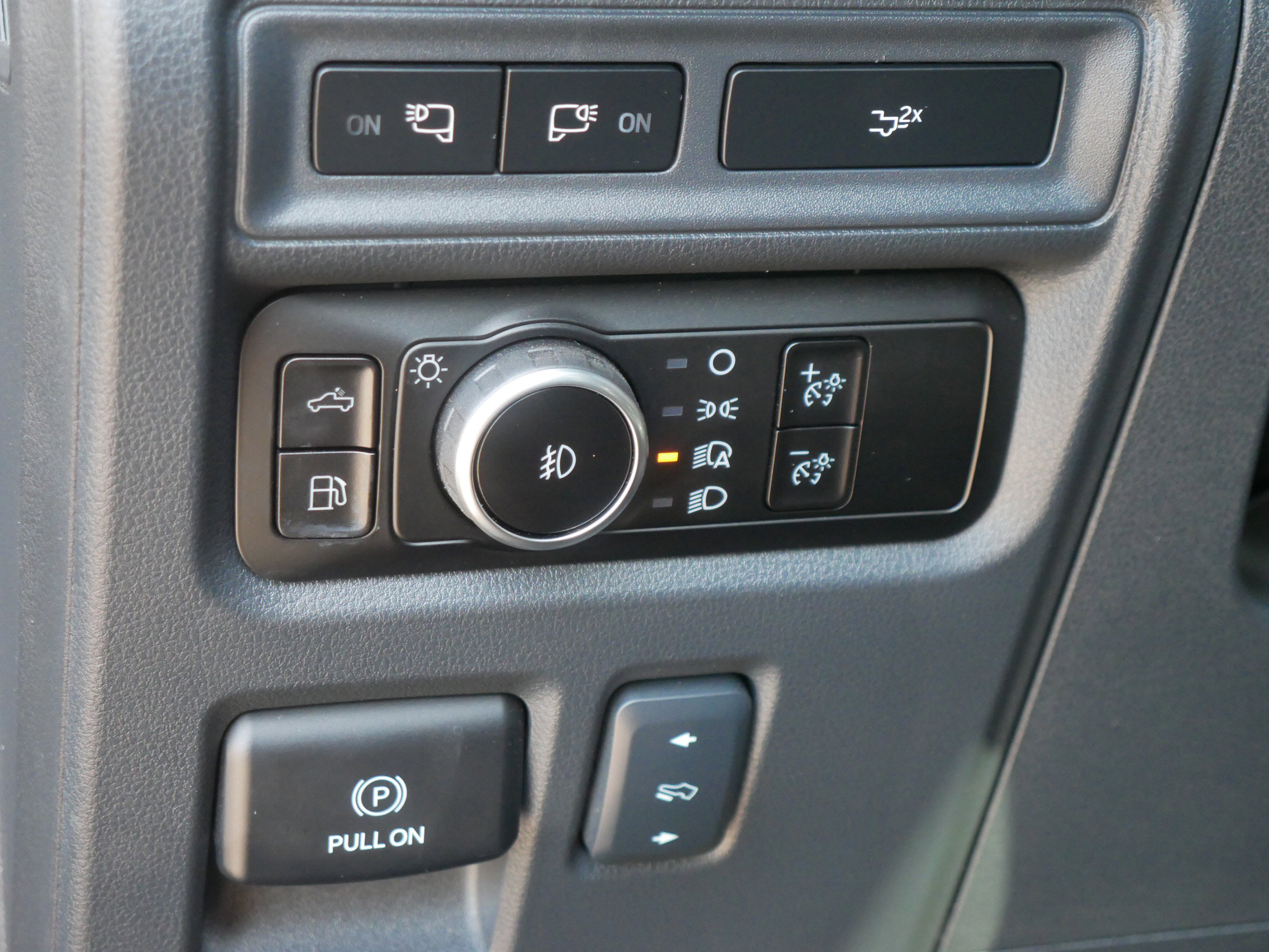 2023 Ford F-150 Lariat photo 4