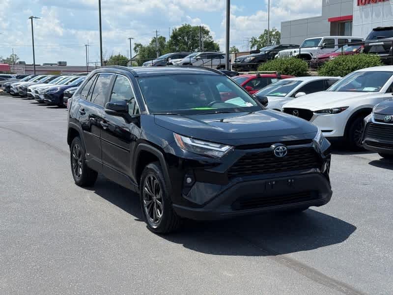 2022 Toyota RAV4 XLE Premium's photo