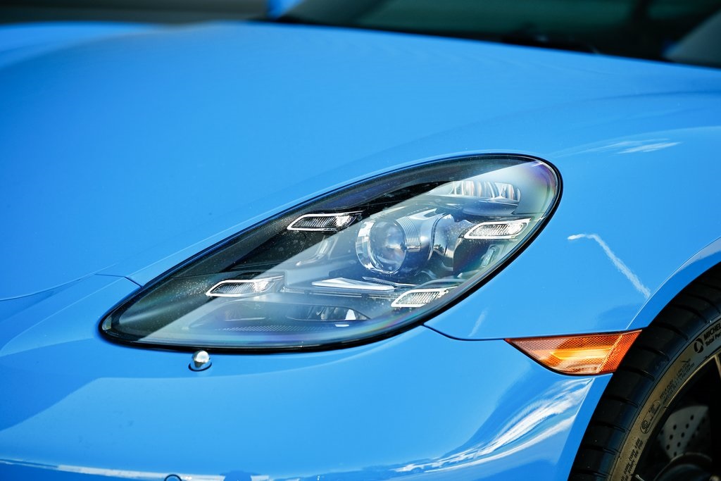 2025 Porsche Cayman photo 11