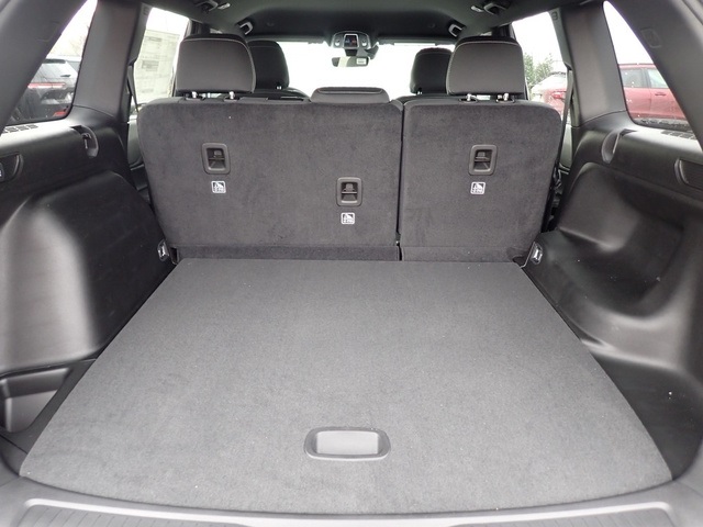 2025 Jeep Grand Cherokee Laredo photo 4