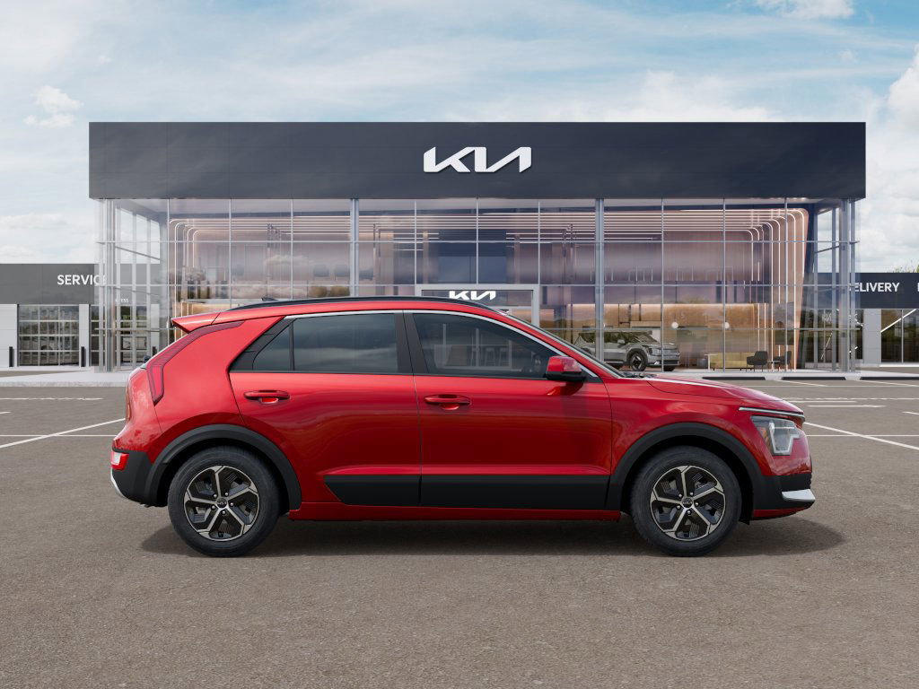 2025 Kia Niro LX photo 7