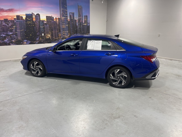 2025 Hyundai Elantra SEL Convenience photo 3