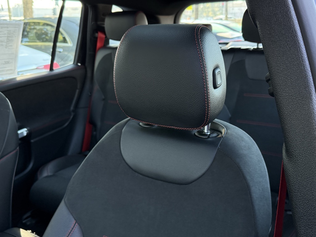 2024 Mercedes Benz GLB 35 AMG 4MATIC photo 2